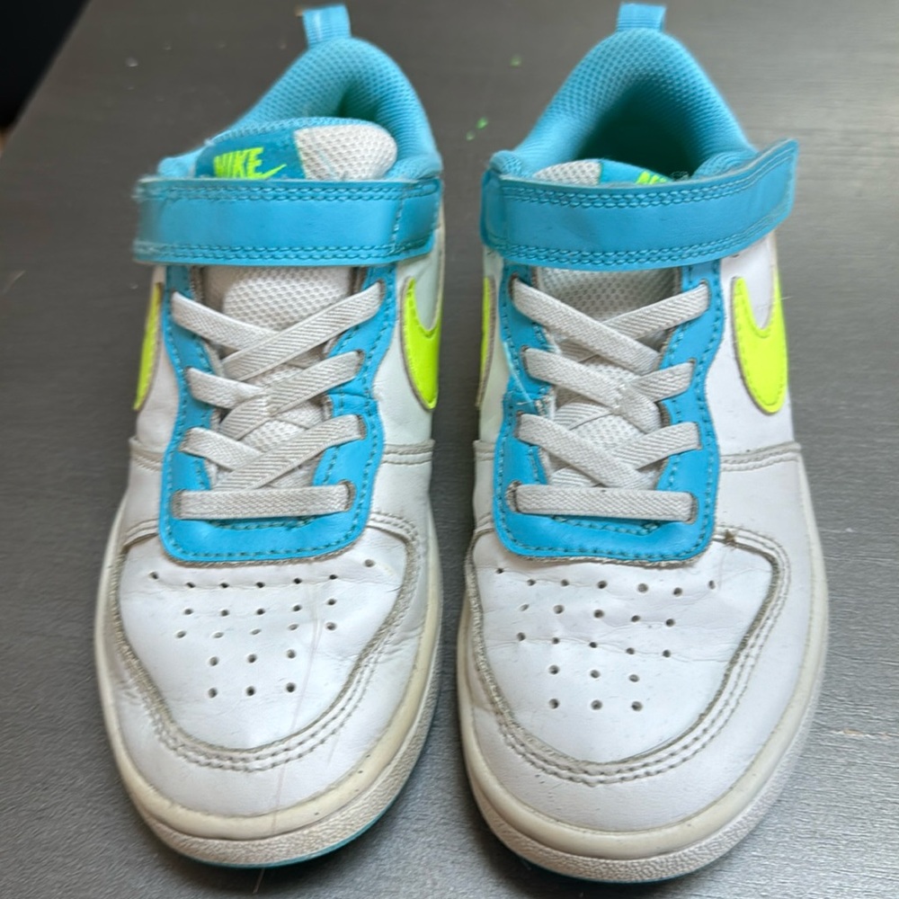 Kids Nike Low. Size 13